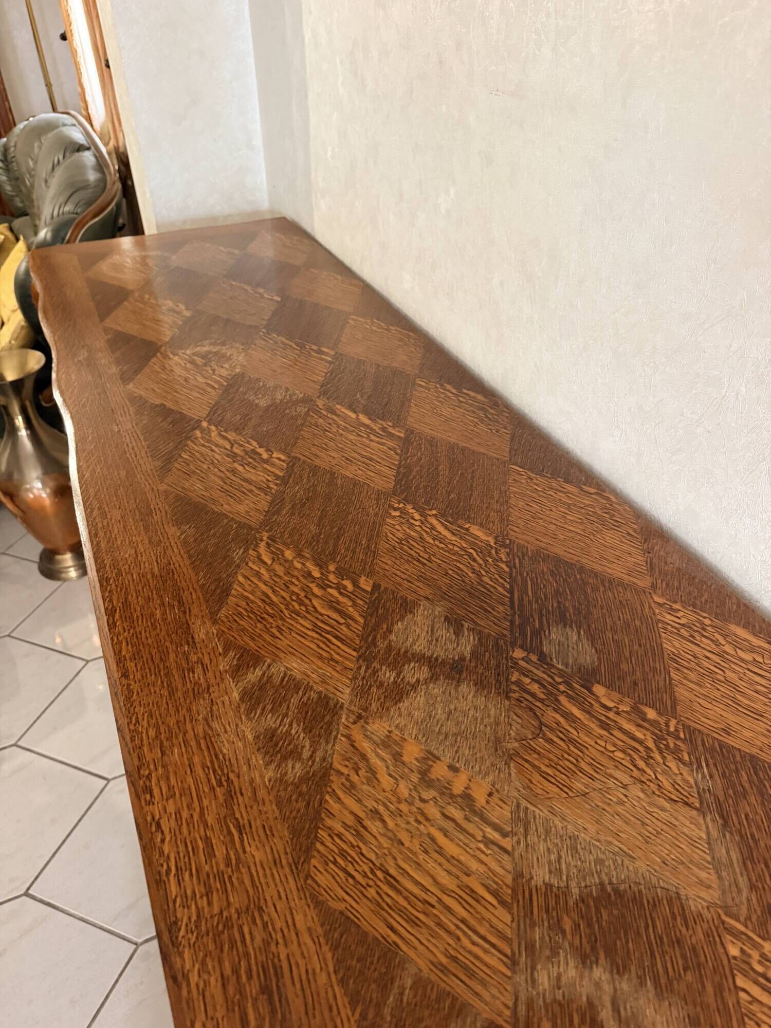XXL buffet in carved oak