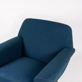Armchair upholstered with dark blue wool fabric and legs in dark wood, of danish design, 1960s