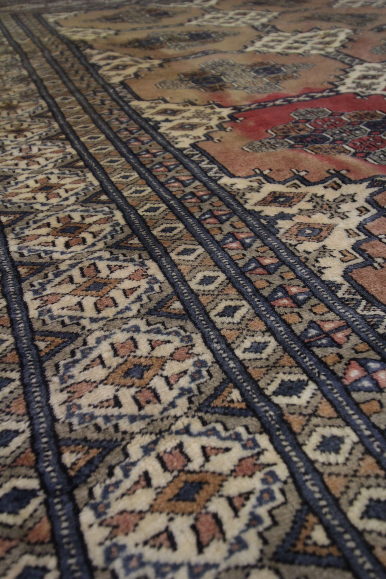 Traditional handmade carpet area rug oriental rug