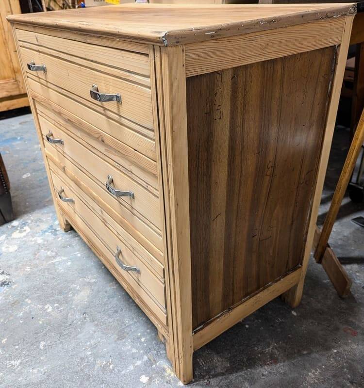 Art Deco chest of drawers