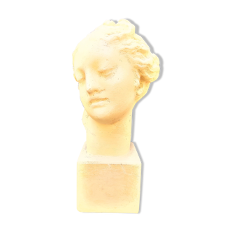 Sculpture, Bust of a woman in beige white plaster