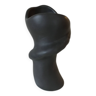 Free-form vase in black ceramic by Louis Giraud in Vallauris, circa 1960.