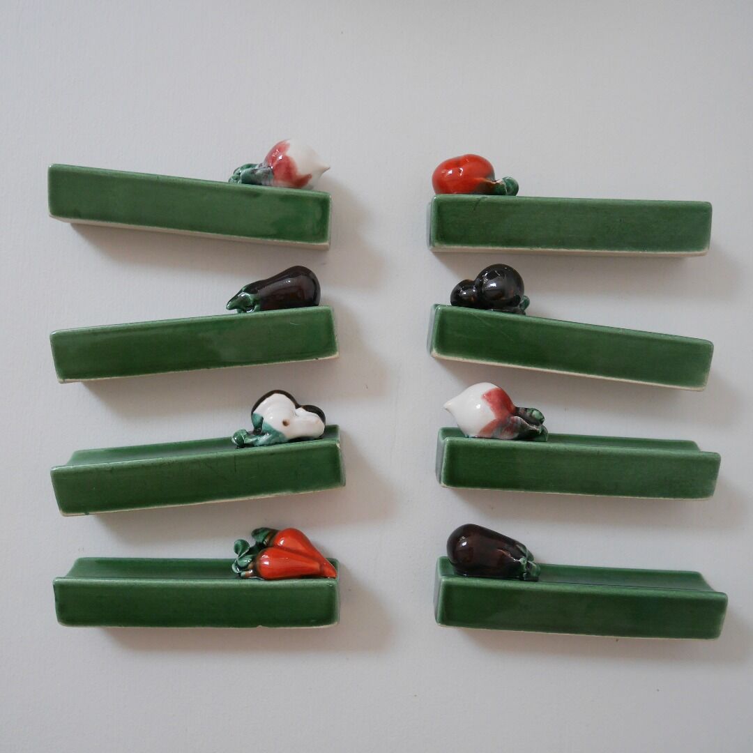 Set of 8 "vegetable" knife holders