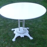 Table de jardin en fer