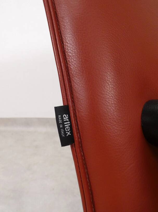 T-Line lounge chair - Arflex