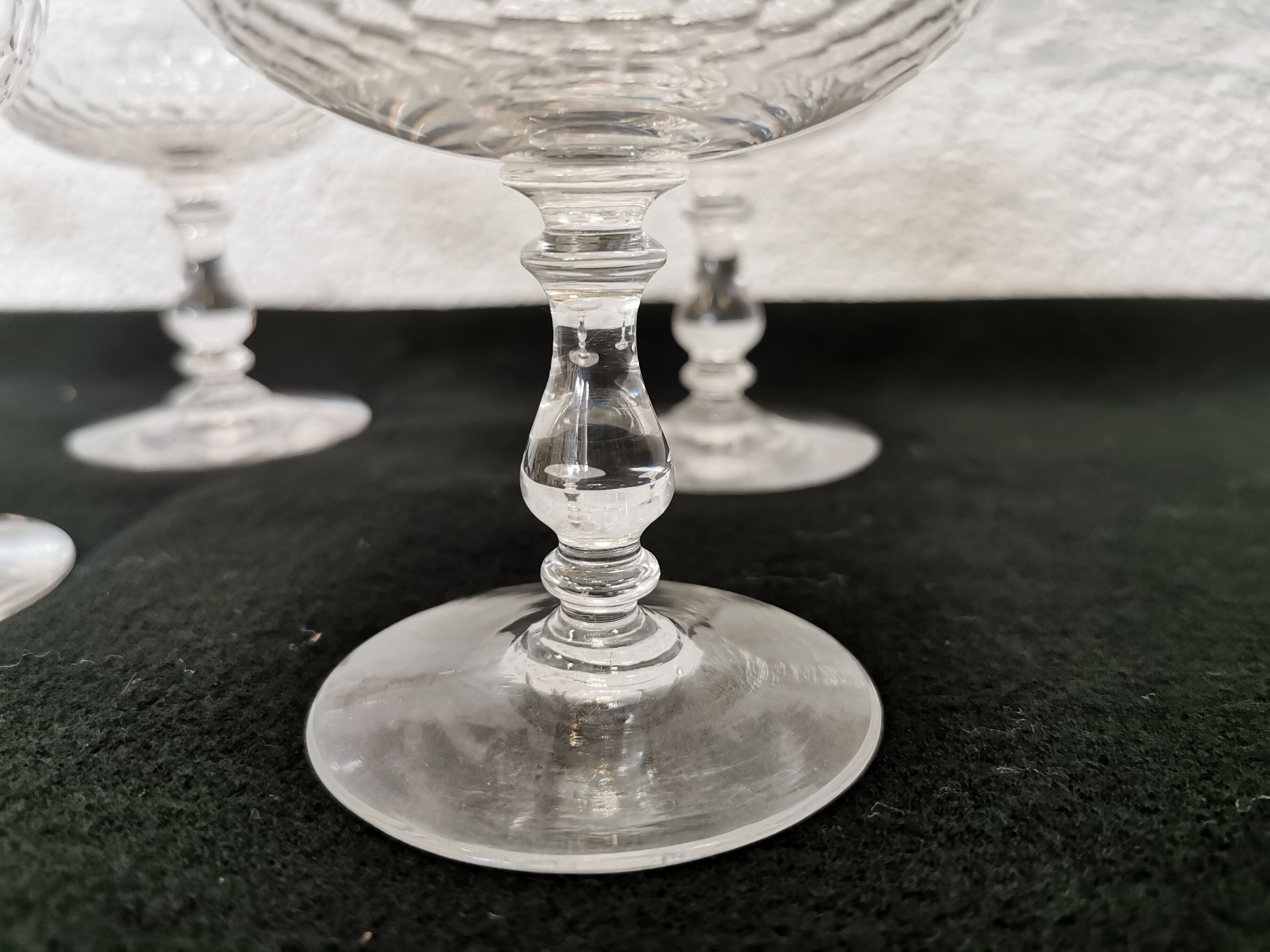 6 crystal champagne cups
