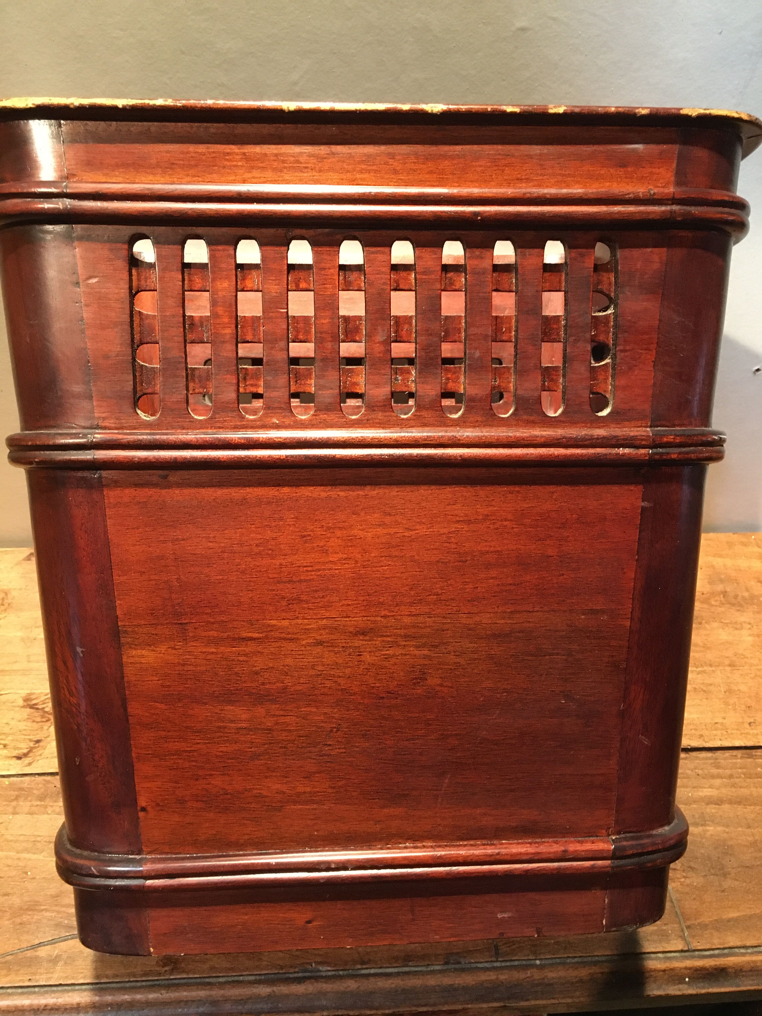 English-style mahogany desktop recycle bin