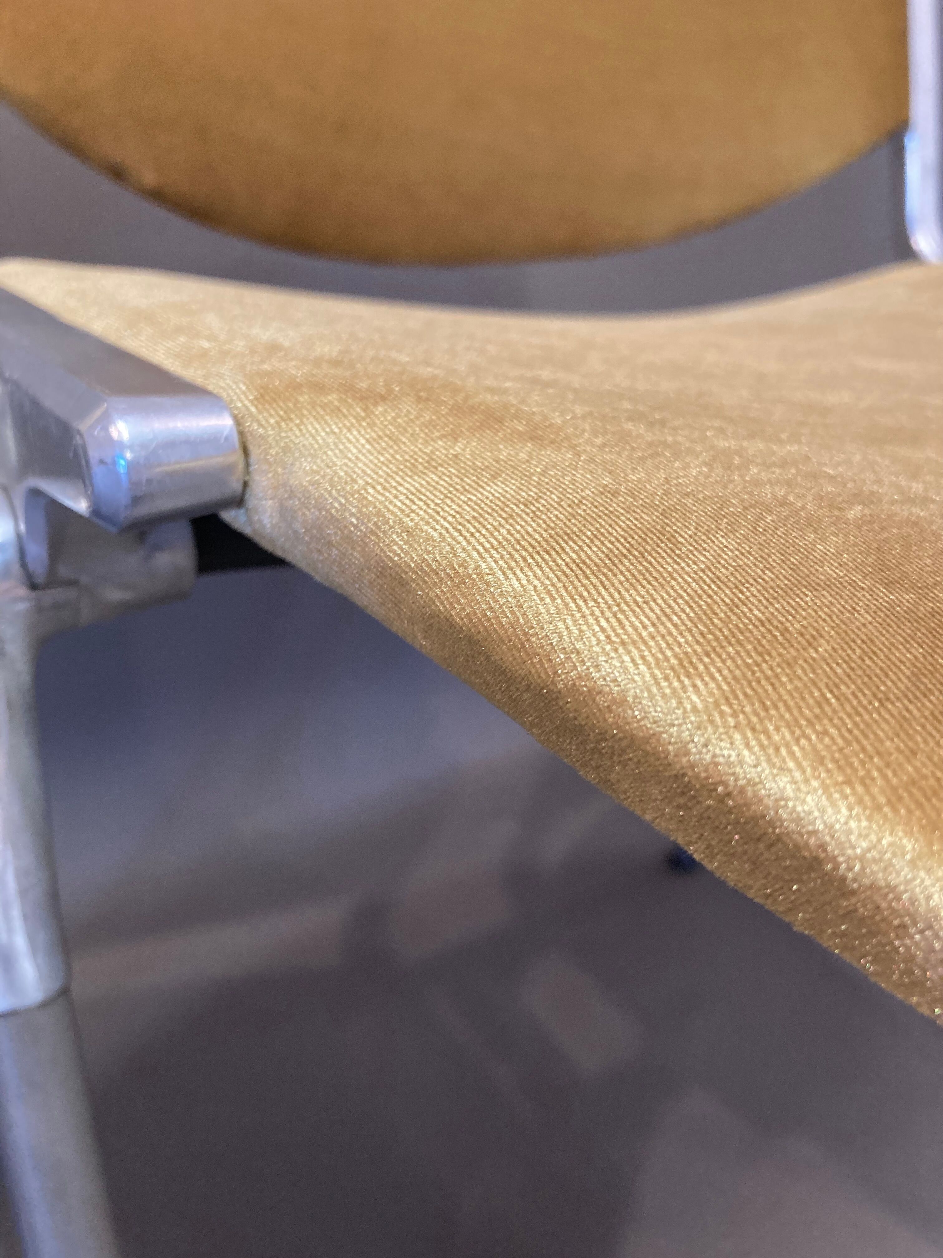 Suite of 4 chairs by Giancarlo Piretti