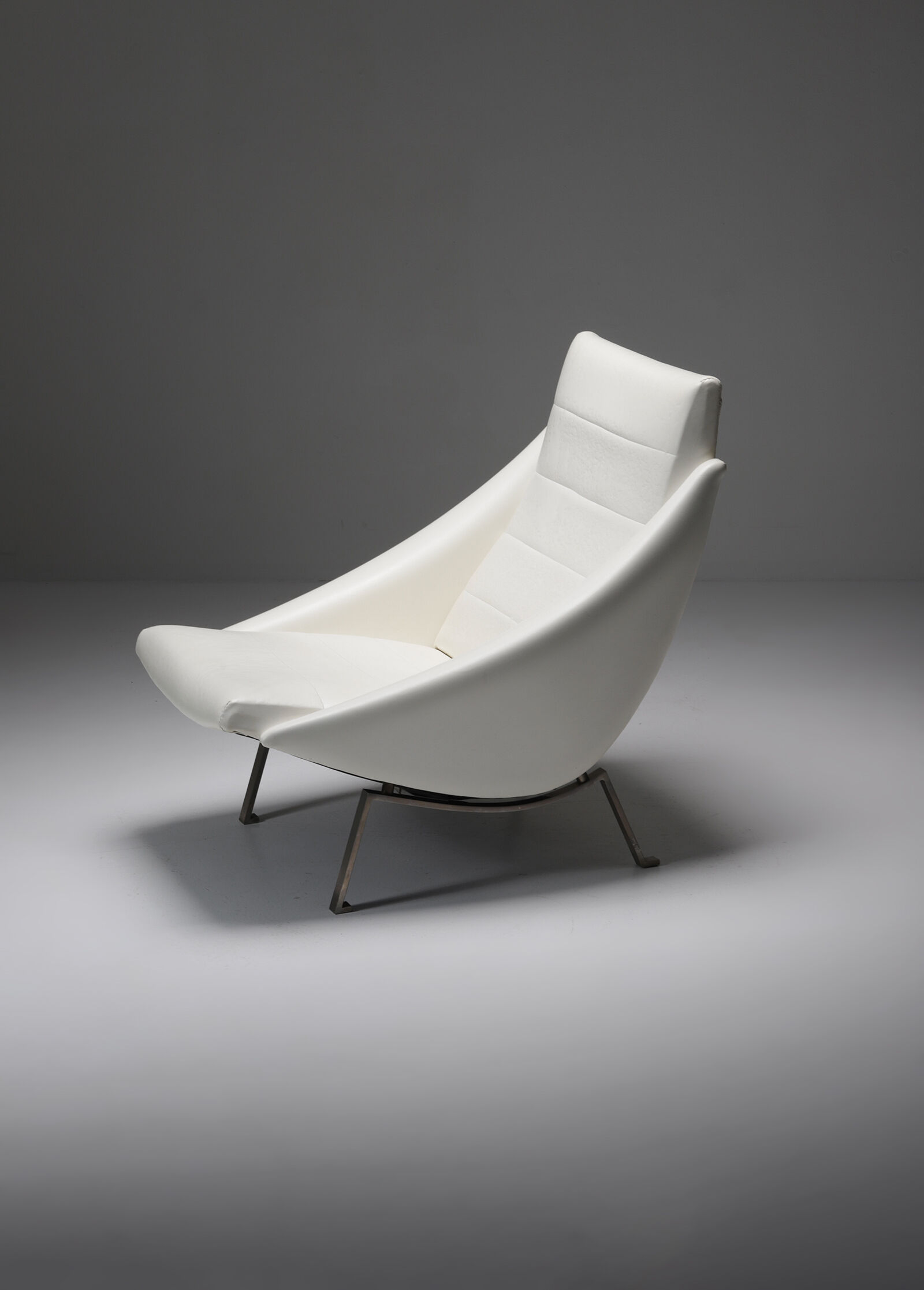 White Vinyl Lounge chair 1950s
