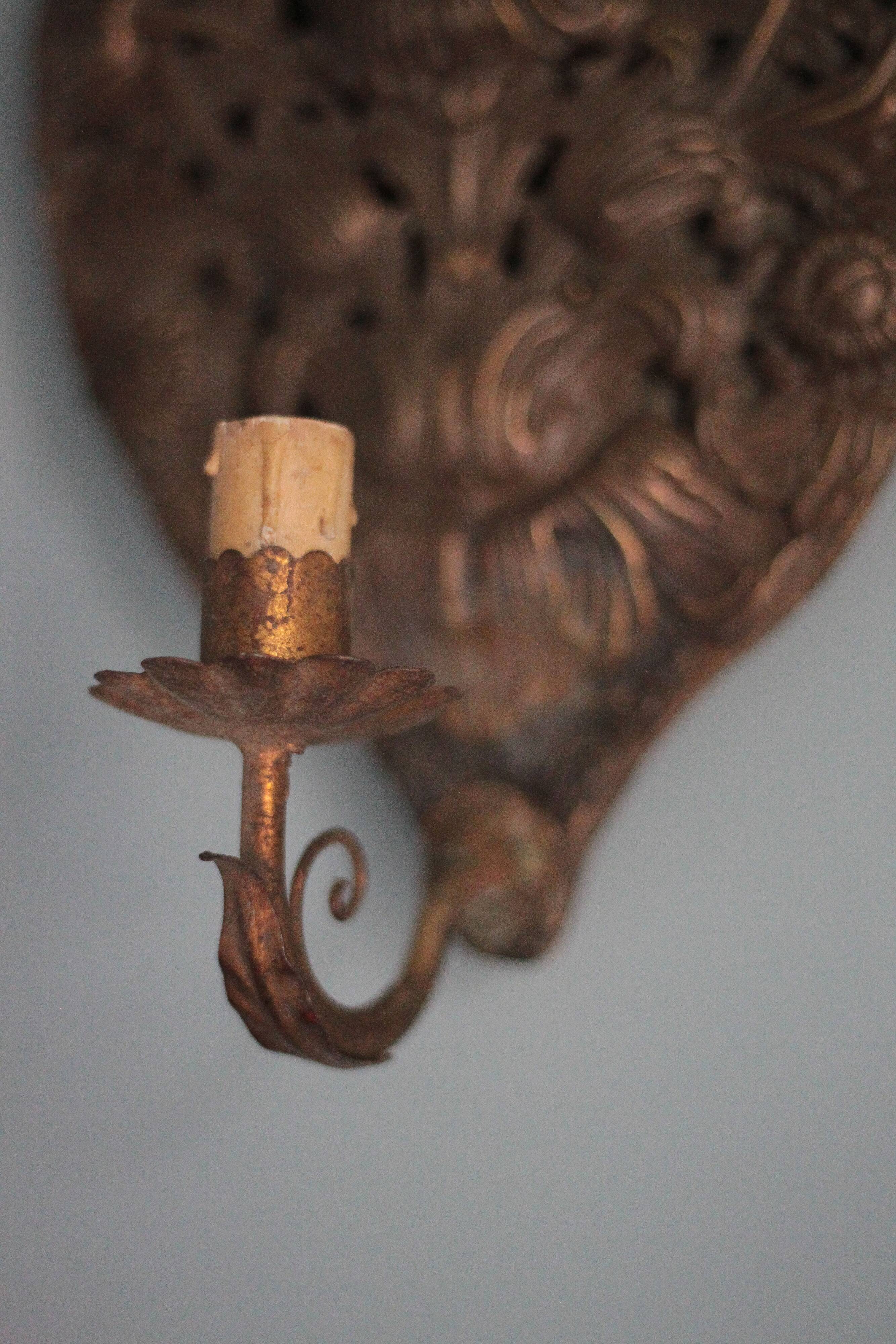 Pair of wall sconces in embossed brass with floral patterns, wall lamp, sconce.