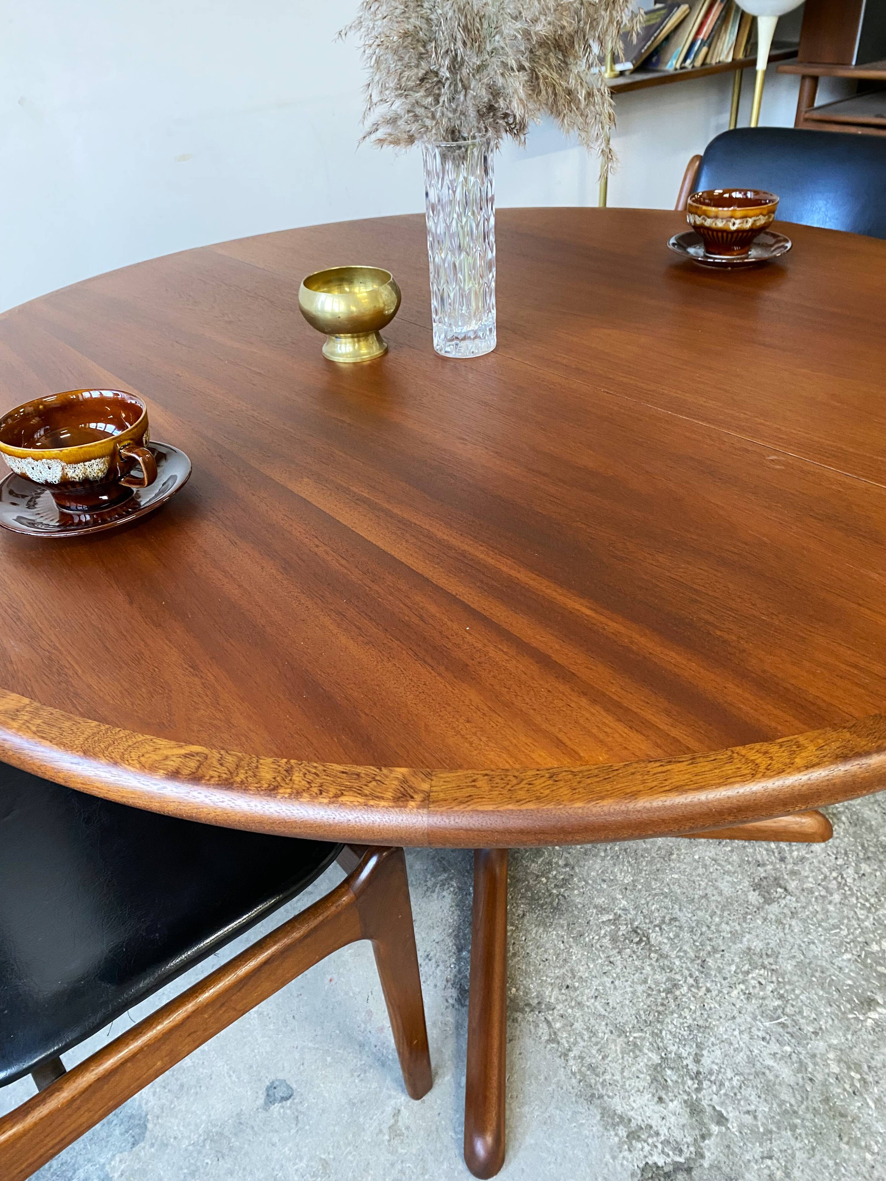 Round Extendable Table, Denmark 1960s/1970s, Mid-C, Vintage