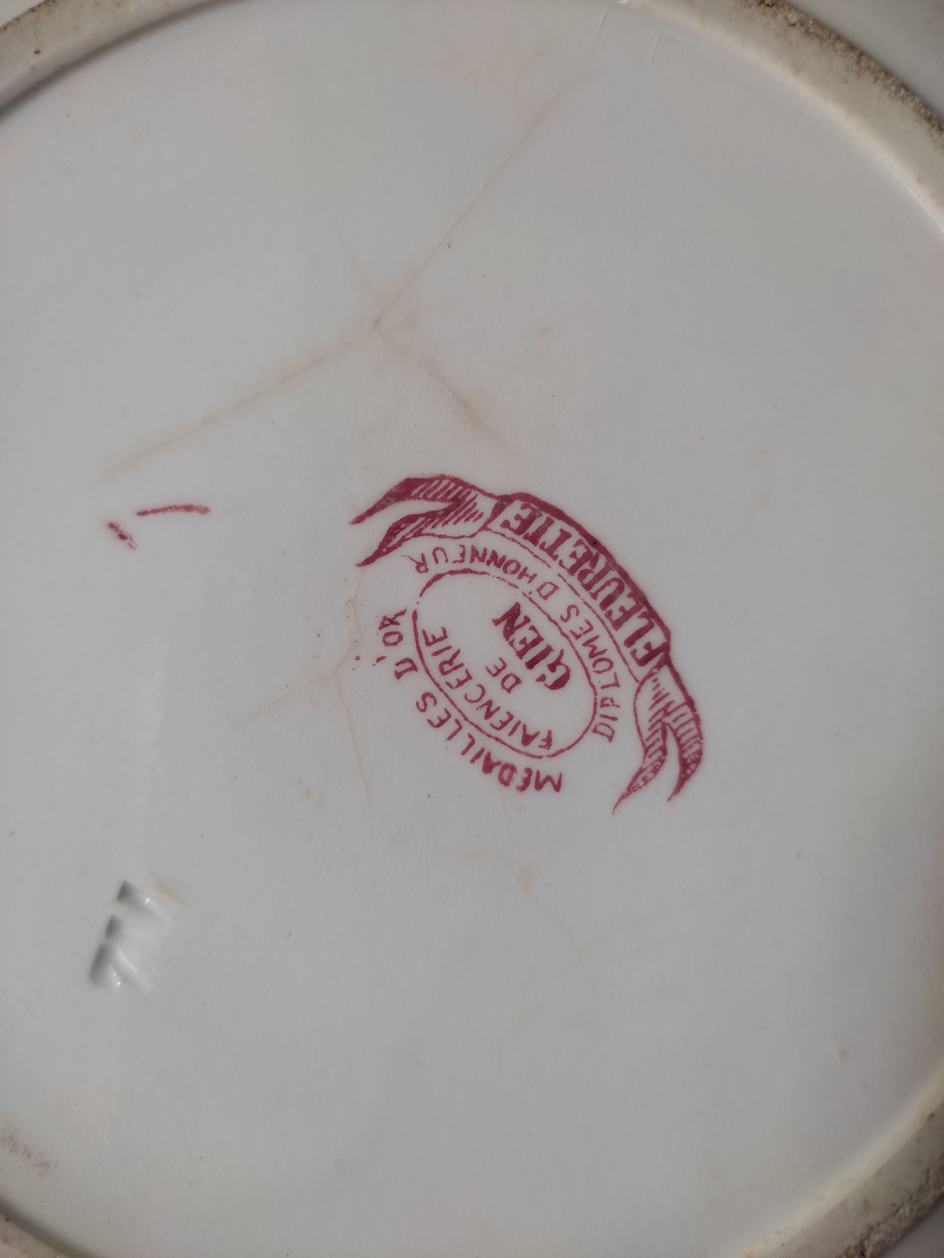 Hollow flat iron earth Gien