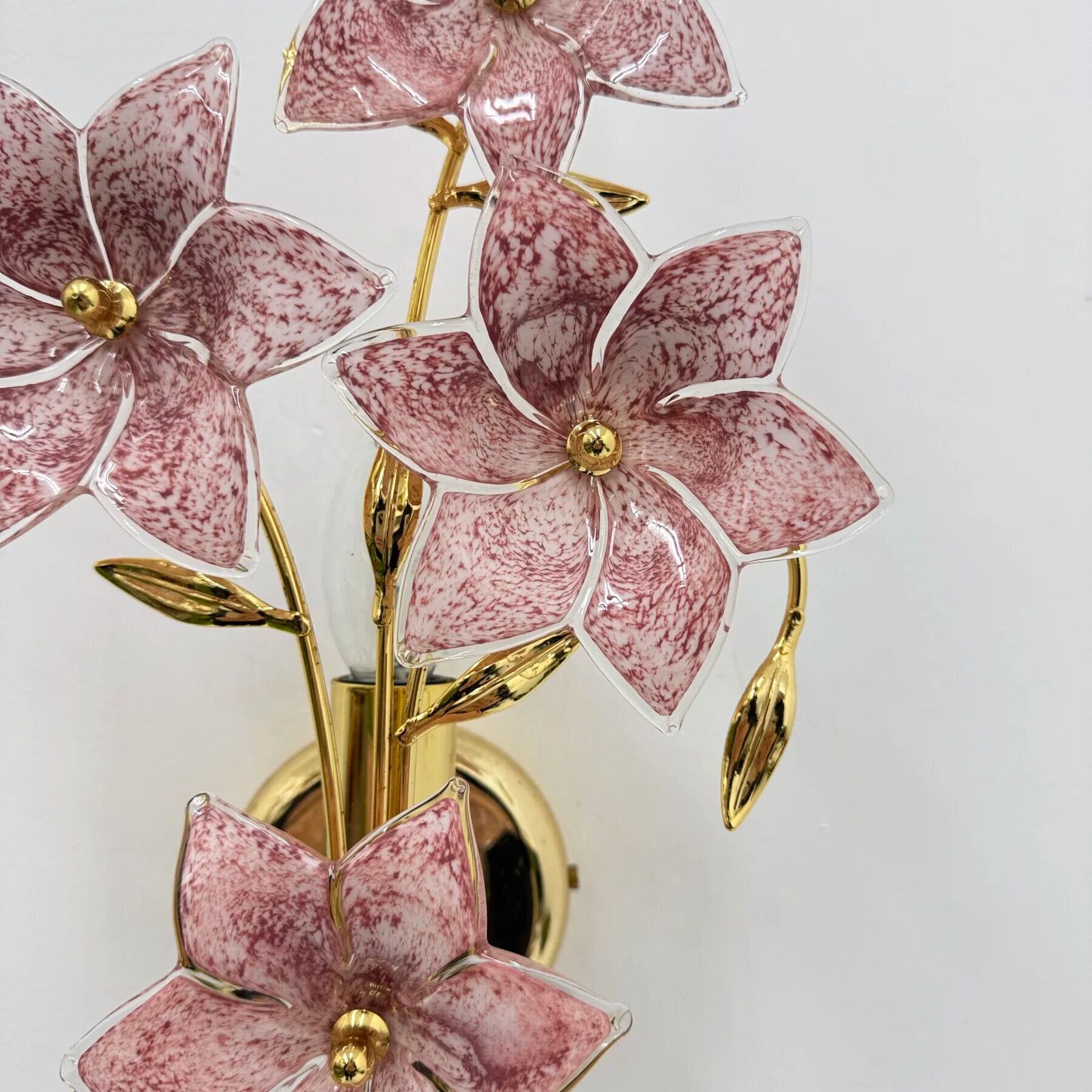 Mid-century design Murano pink glass flower wall lamp, 1970s