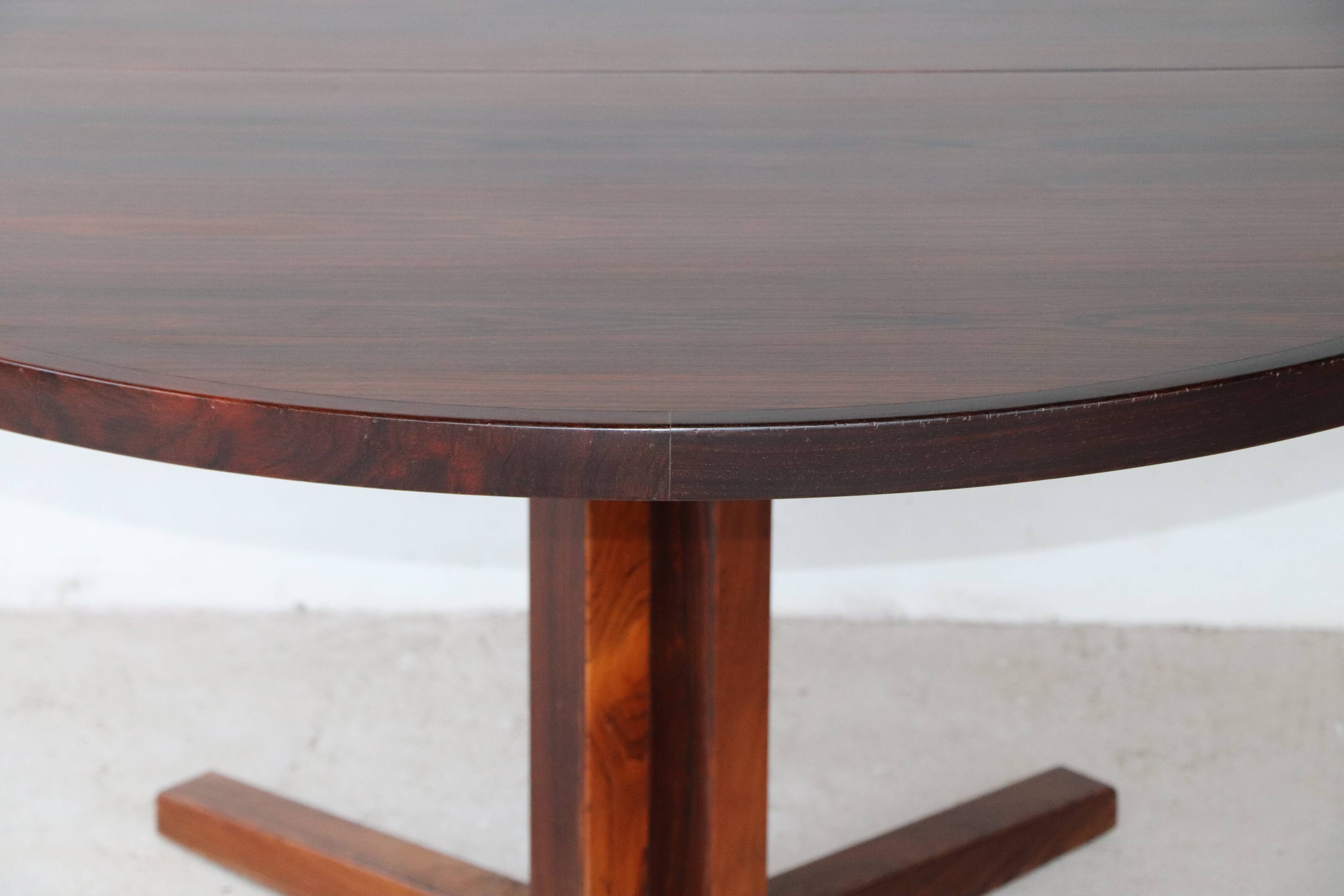 Scandinavian table CJ Rosengaarden