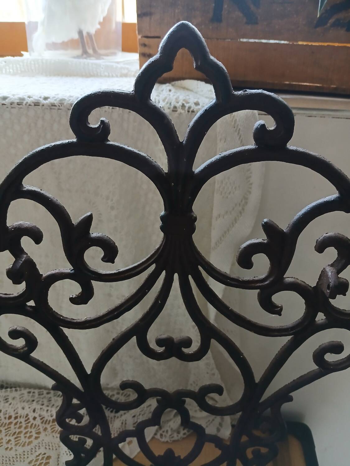 Étagère murale en fonte