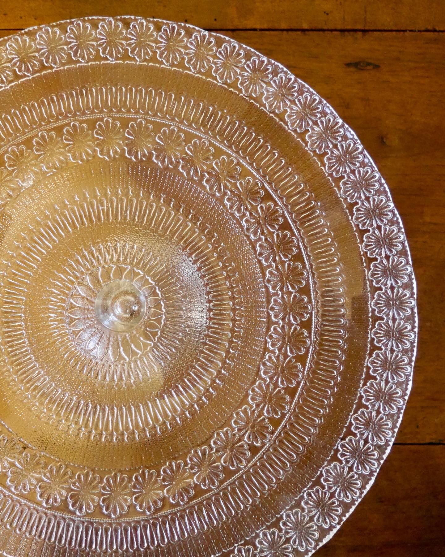 Glass presentation tray