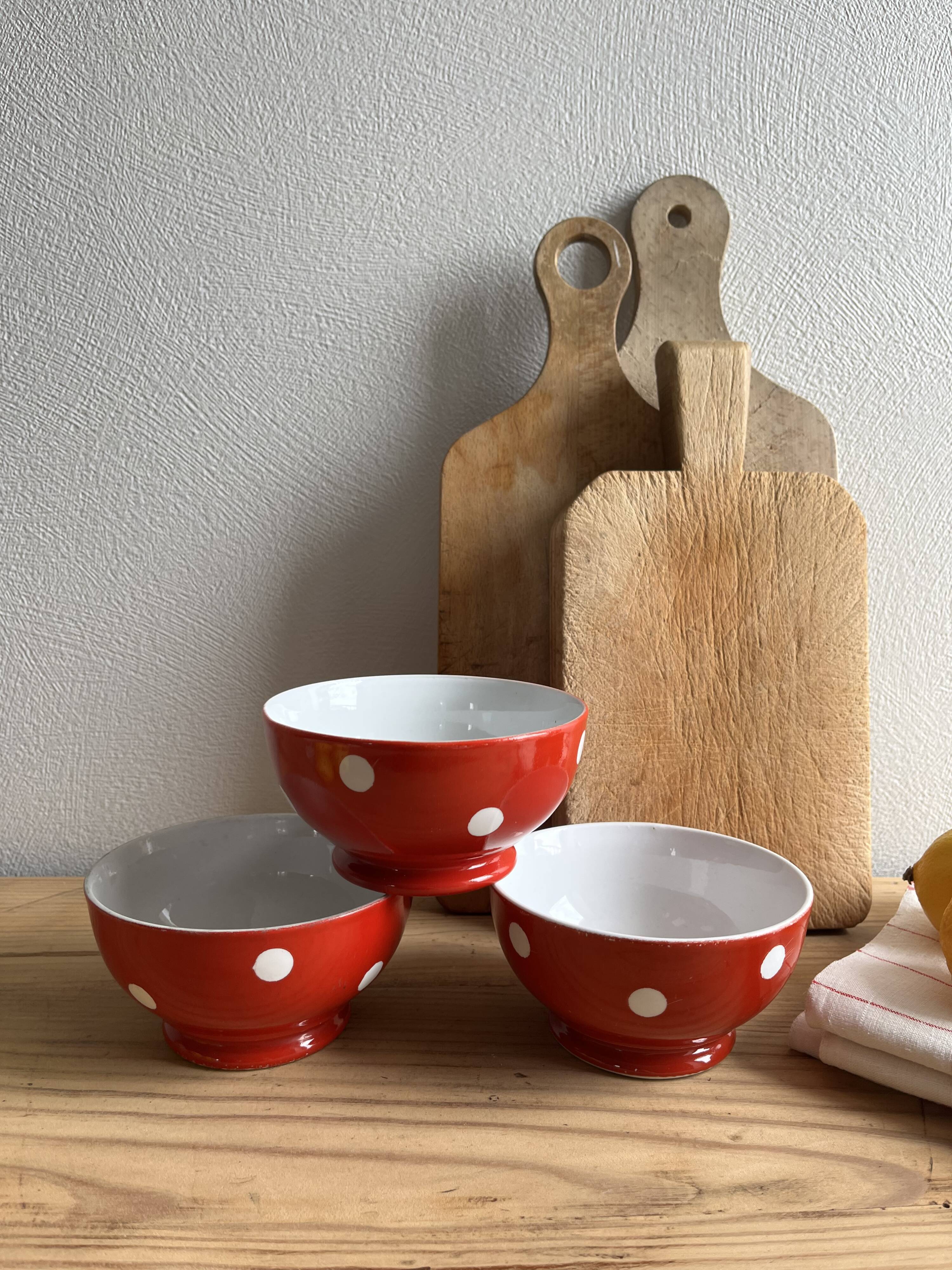 3 porcelain bowls Longchamp red pea white
