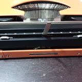 Welco 200 de luxe orange typewriter