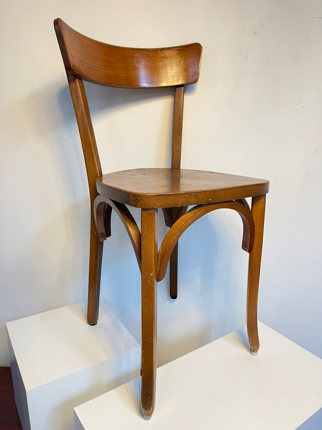 Lot of 60 wooden bistro chairs from the Baumann 1970s