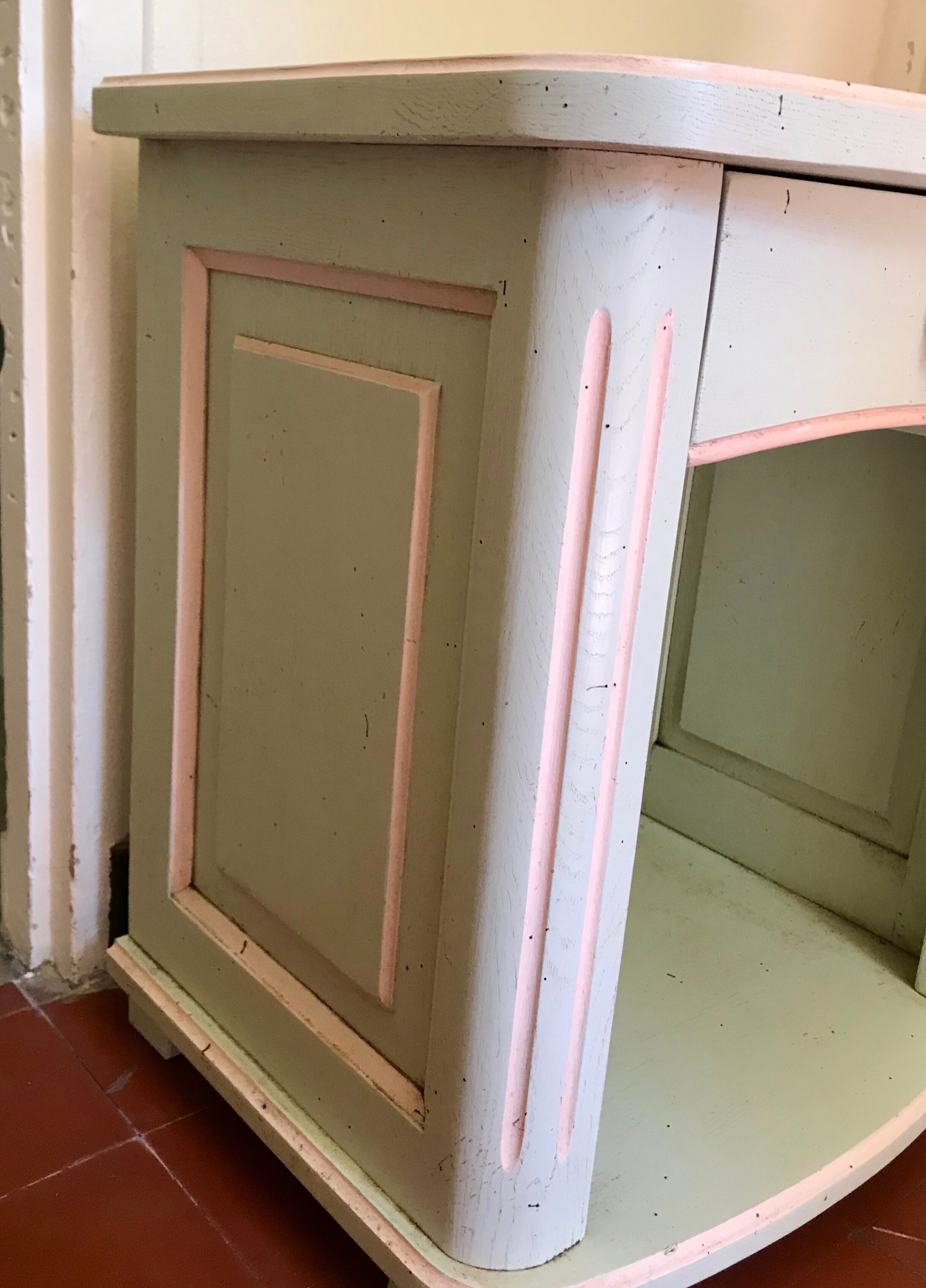 Pair of bedsides De Tonge