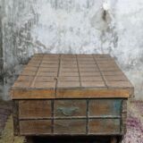 Low trunk with metal closure and opening from above