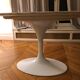 Table Tulip en marbre blanc ovale