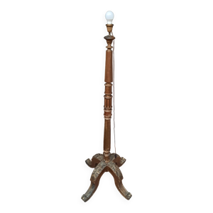 lampadaire en bois doré