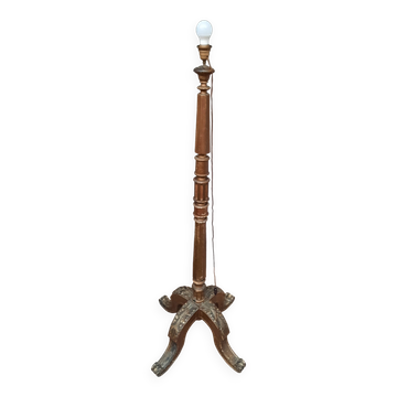 Gilded wooden floor lamp