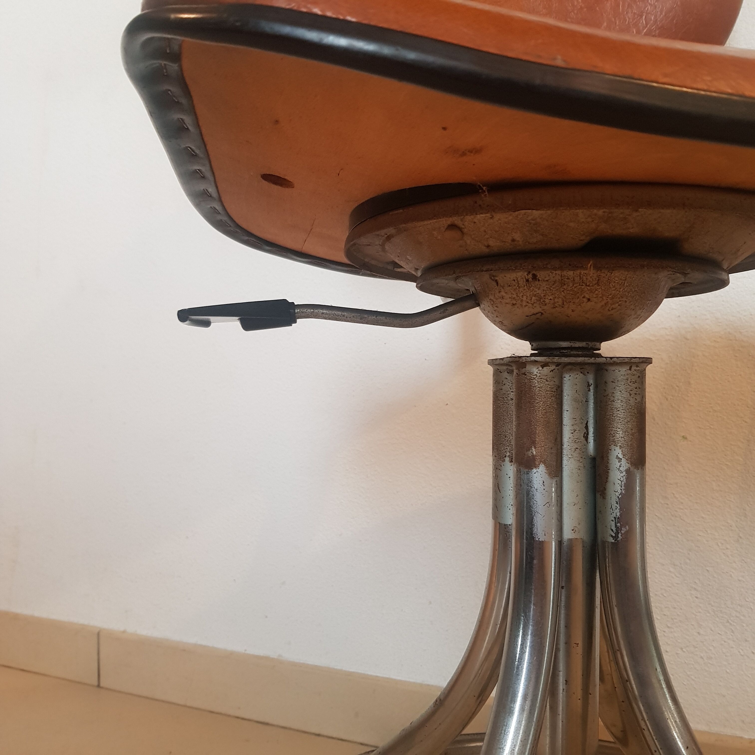 Workshop tabouret in skai