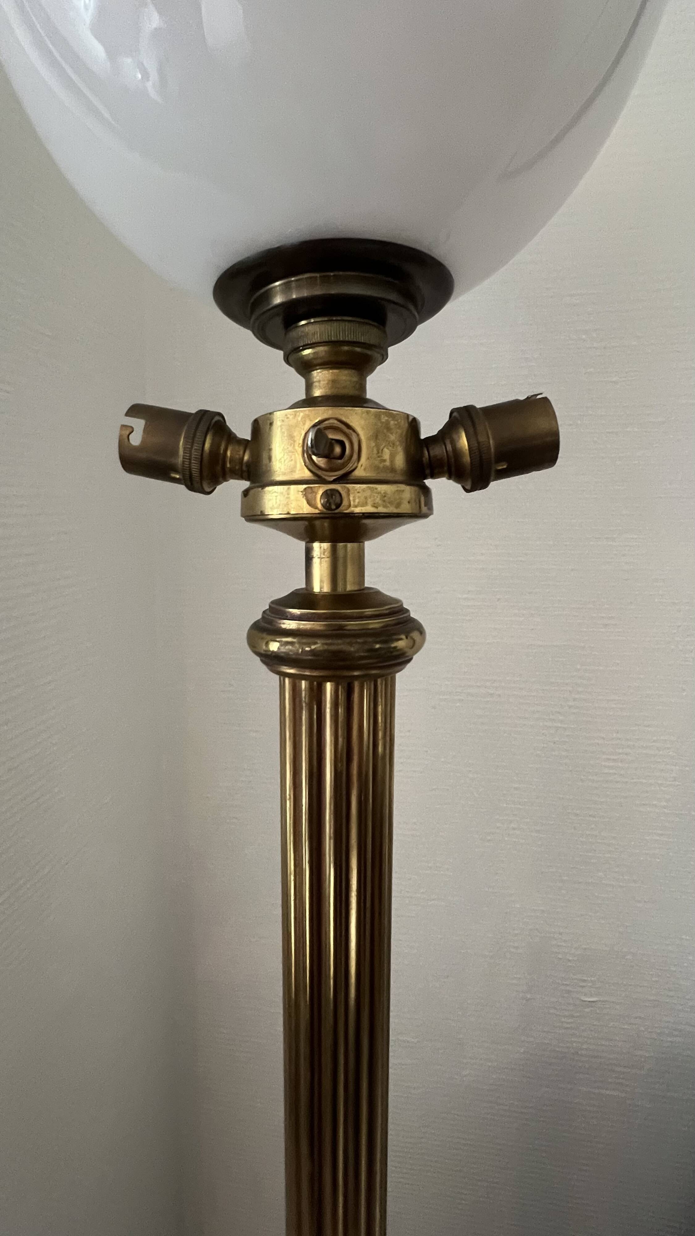 Neoclassical torchère floor lamp in brass and opaline - 1950s/60s