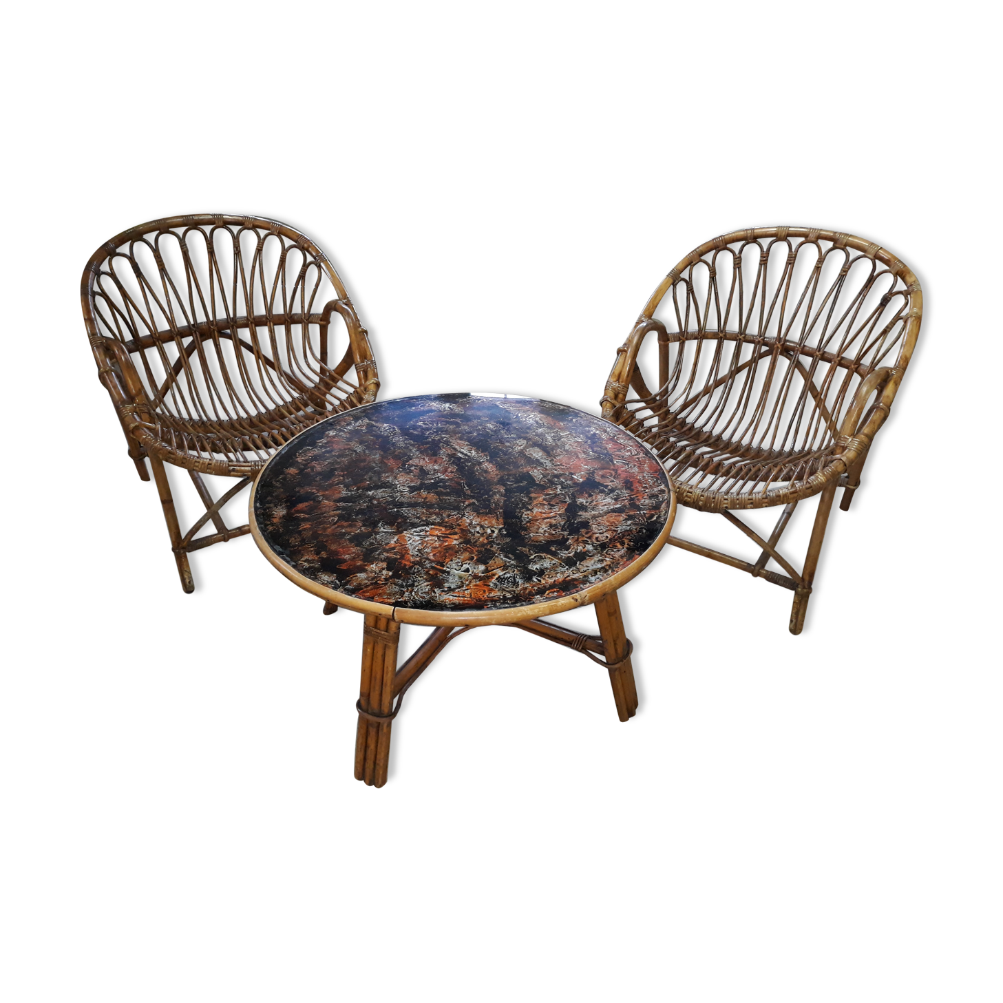 Pair of rattan armchairs and table