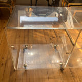 Table basse en plexiglass