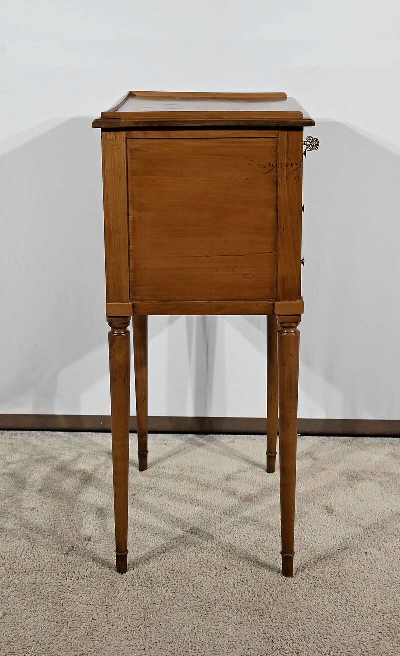 Small Living Room Table in Cherry and Walnut, Louis XVI Period – Late 18th Century