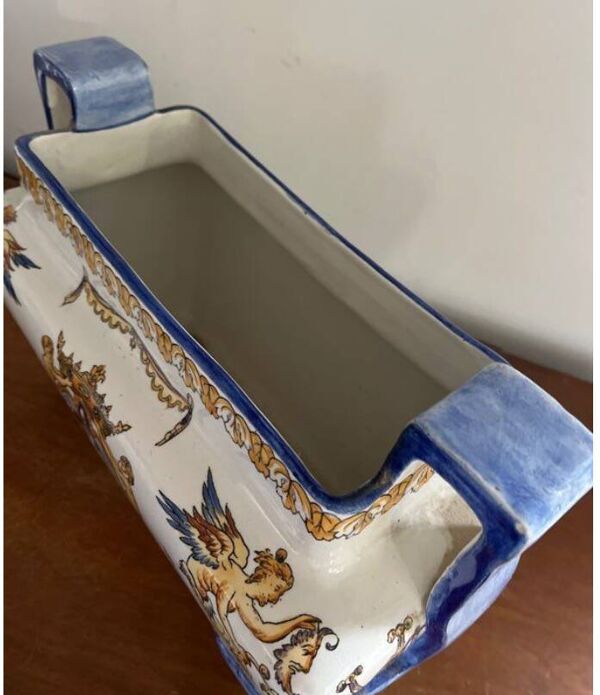 Jardinière / cache-pot en faïence de Gien – décor Renaissance – XIXe