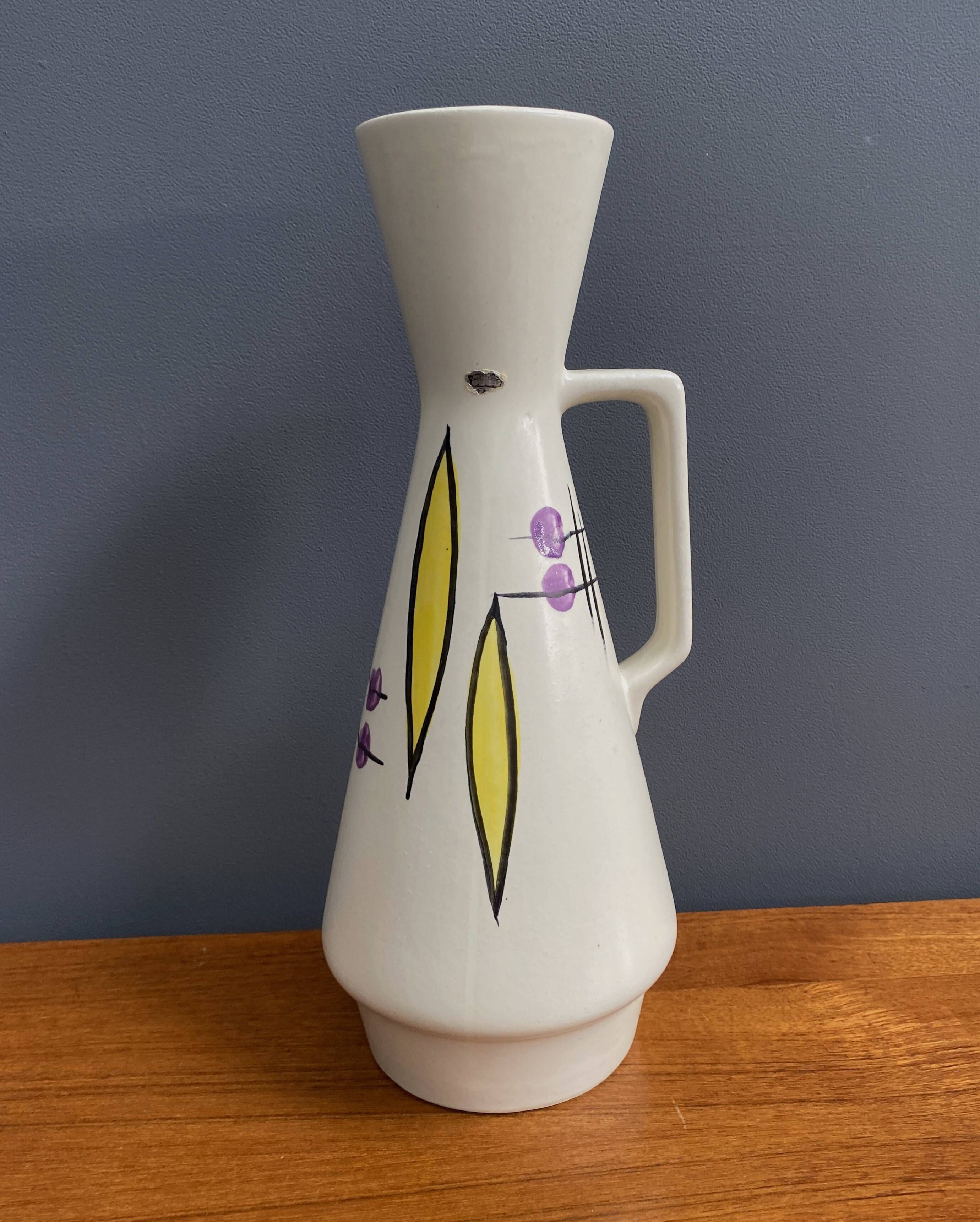 1960s West Germany vase by Bay model 272-35 WGP