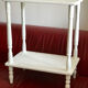 Table d’appoint bois vintage patine blanche
