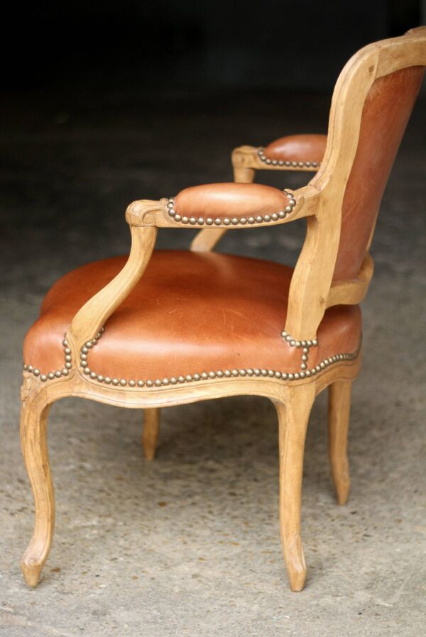 Exceptionnel fauteuil estampille matthieu criaerd (vers 1750).