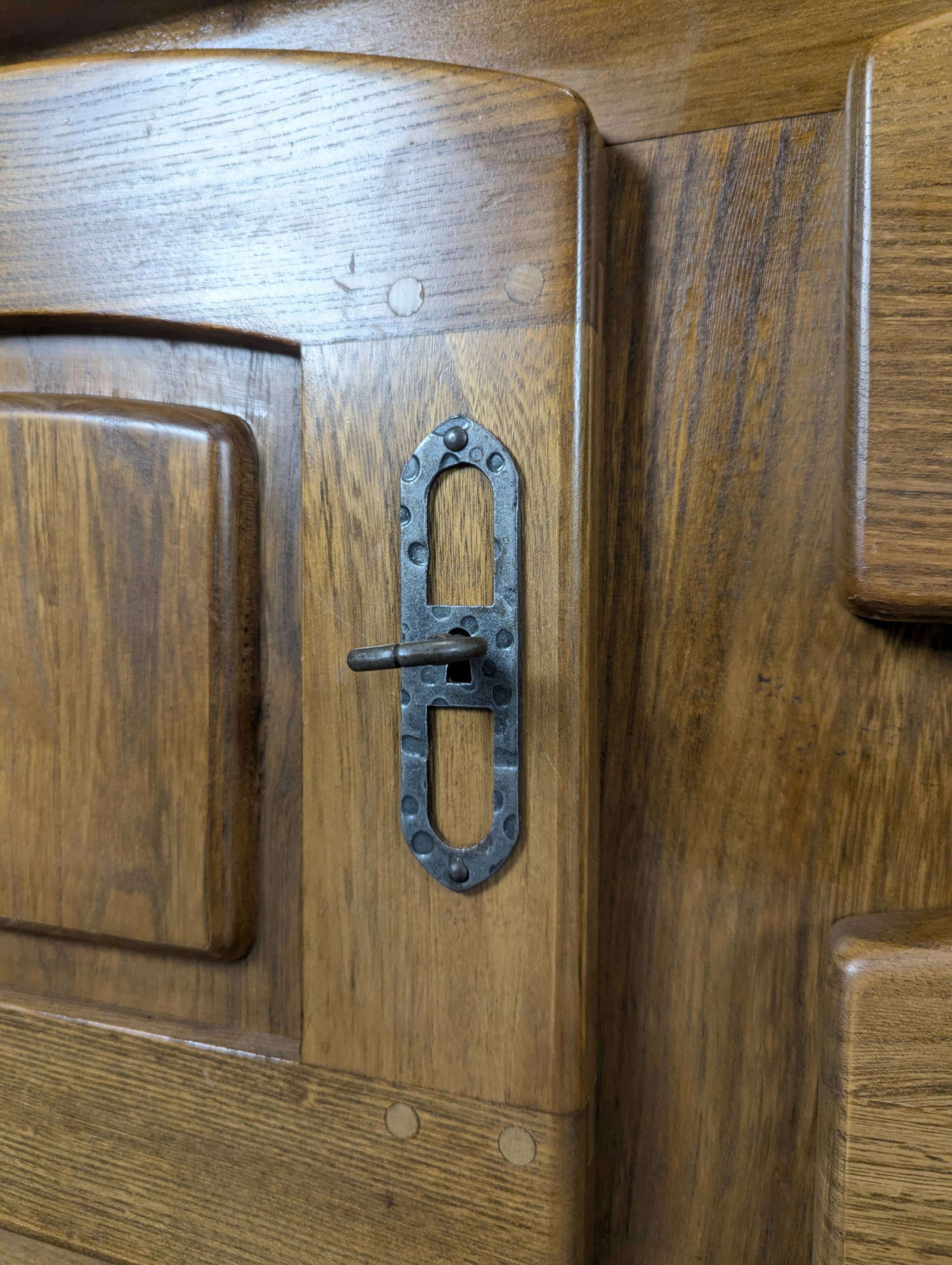 Low buffet in solid oak