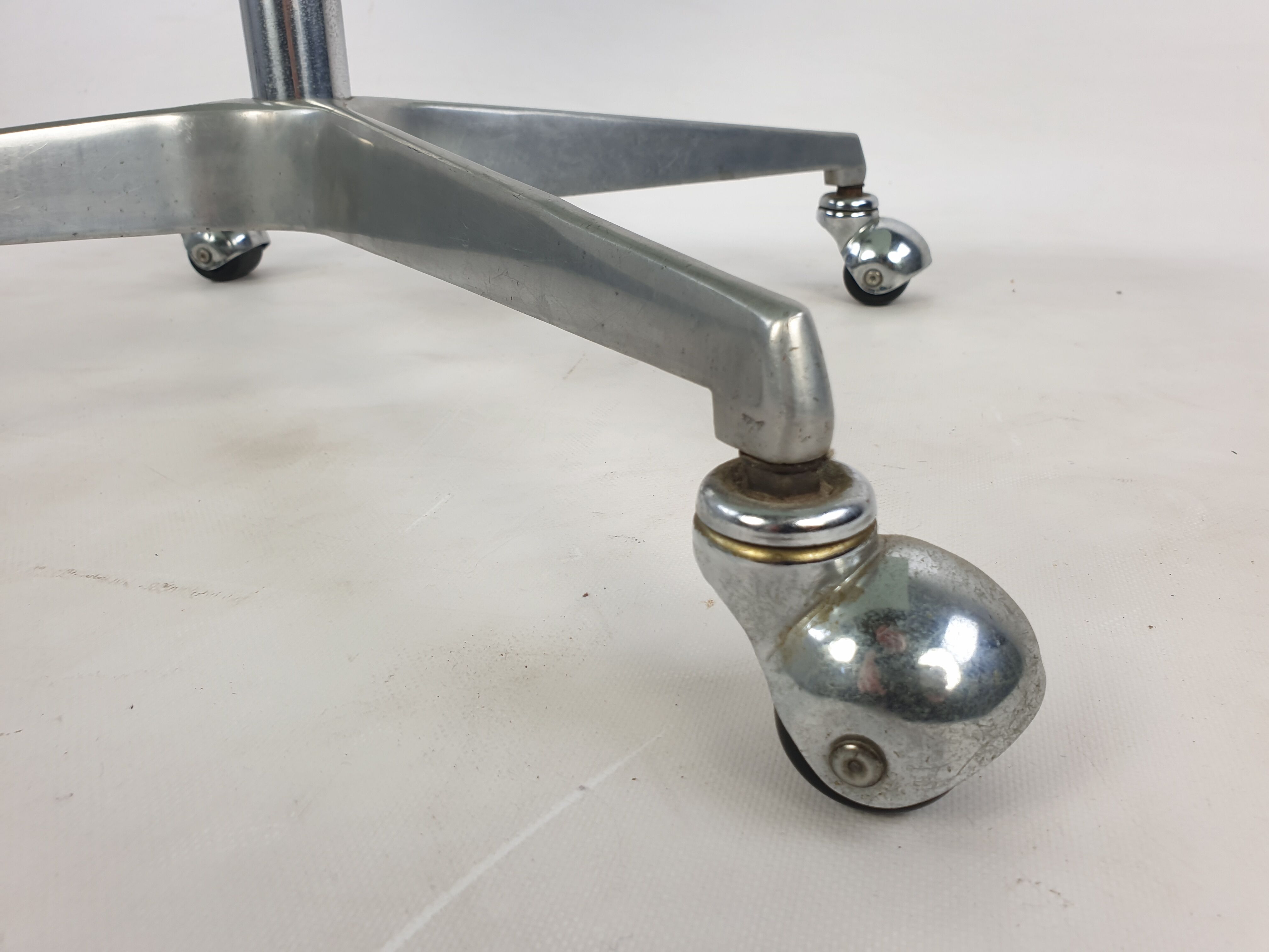 Artifort side table or trolley table, 1970's