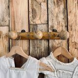 Wooden wall-mounted coat rack with 3 hooks