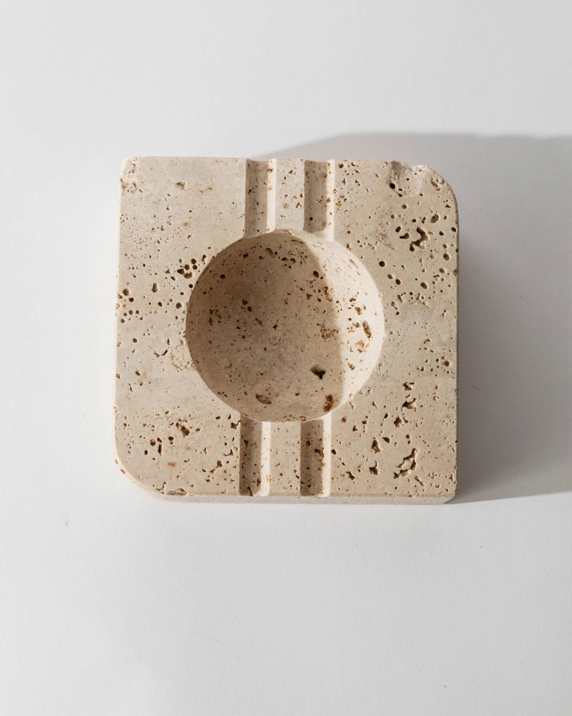 Vintage alabaster ashtray from the 1960s, beige stone, mid-century design, San Gimignano, Italy.