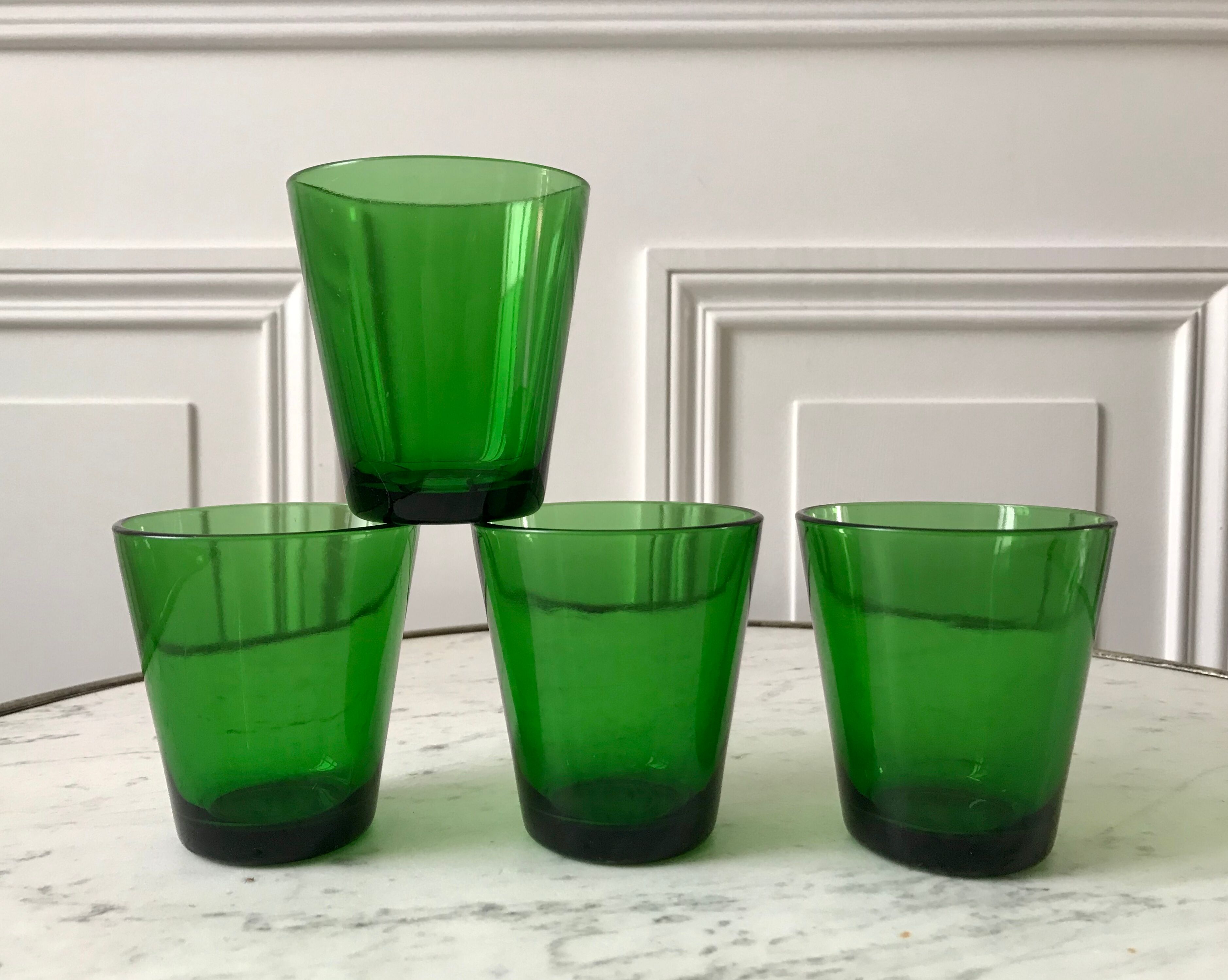 Set of 4 green glasses 70s