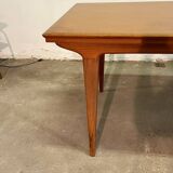 Scandinavian style extendable table