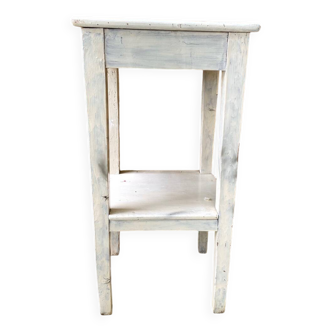 Table d’appoint vintage en bois ancien patiné