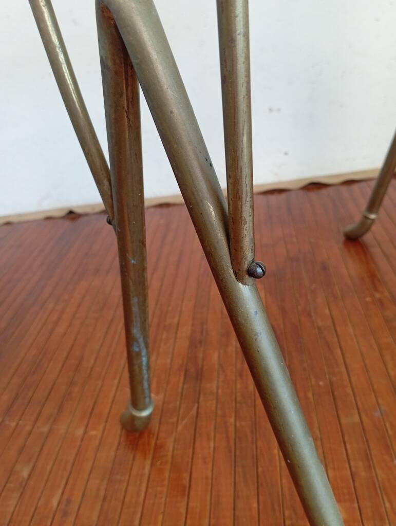 Brass magazine rack in neo-classical style, 20th century.