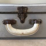 60' vintage vintage undue metal travel case