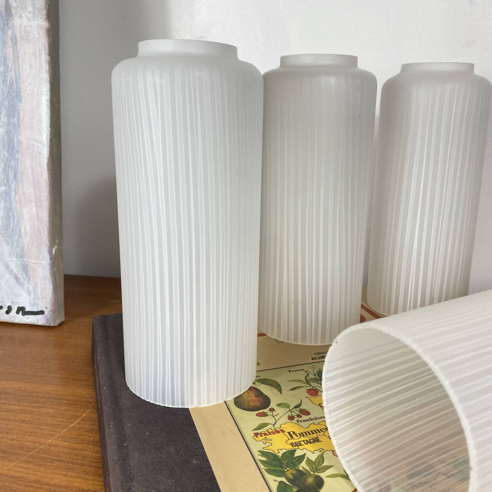 Set of 4 straight white ribbed glass tulips for wall lamp chandelier.