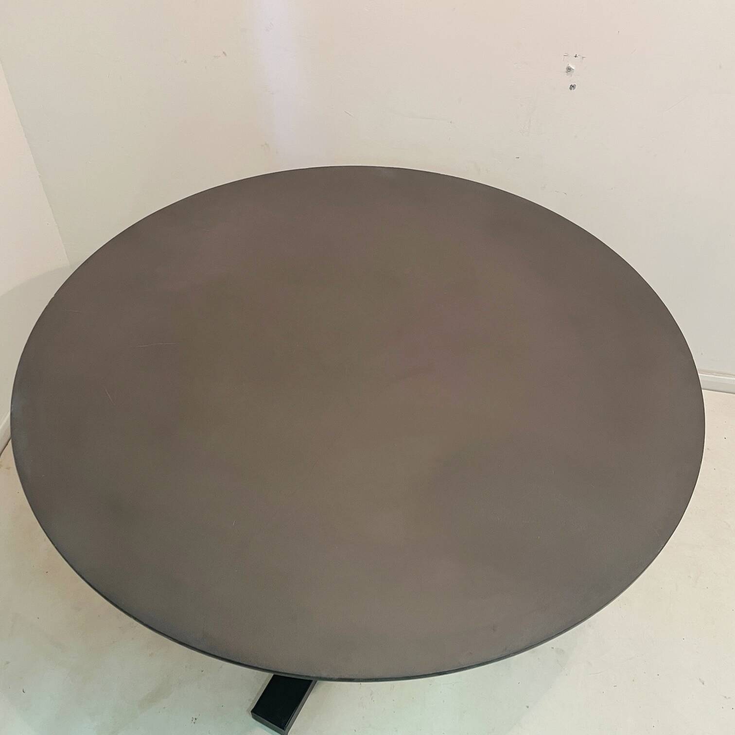 Contemporary Round Table