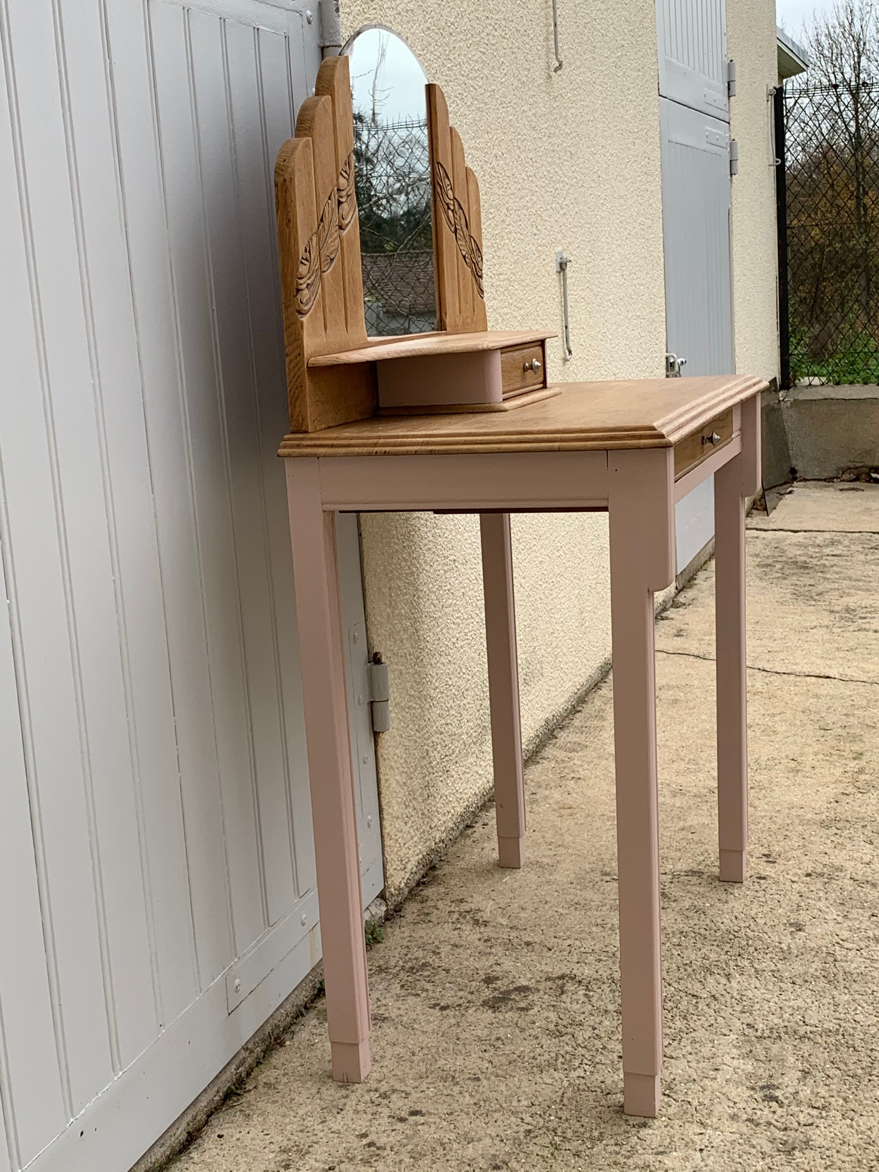 Art deco hairdresser, 1930s