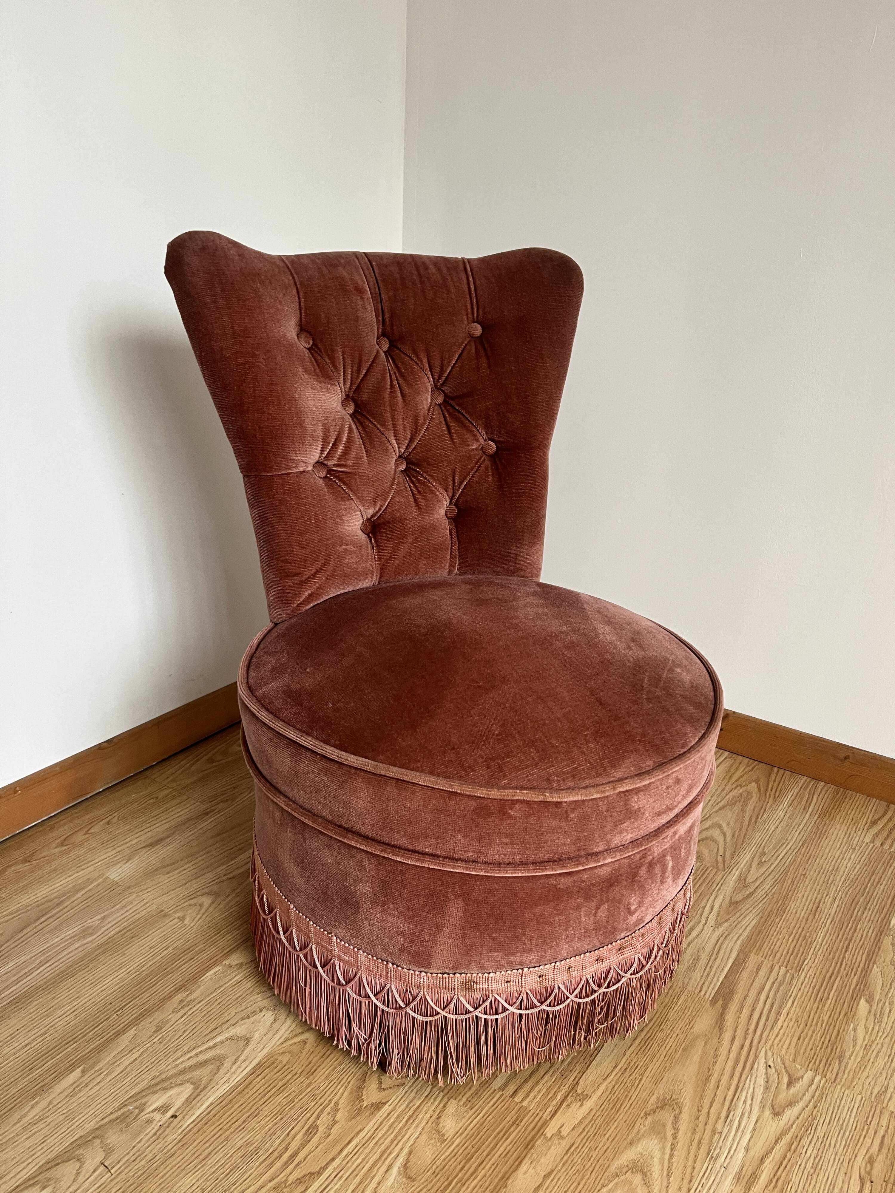 Velvet toad armchair